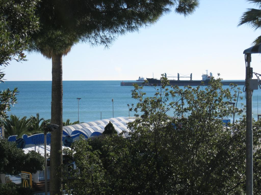 Hotel Acqua Marina Albissola Marina Exterior foto